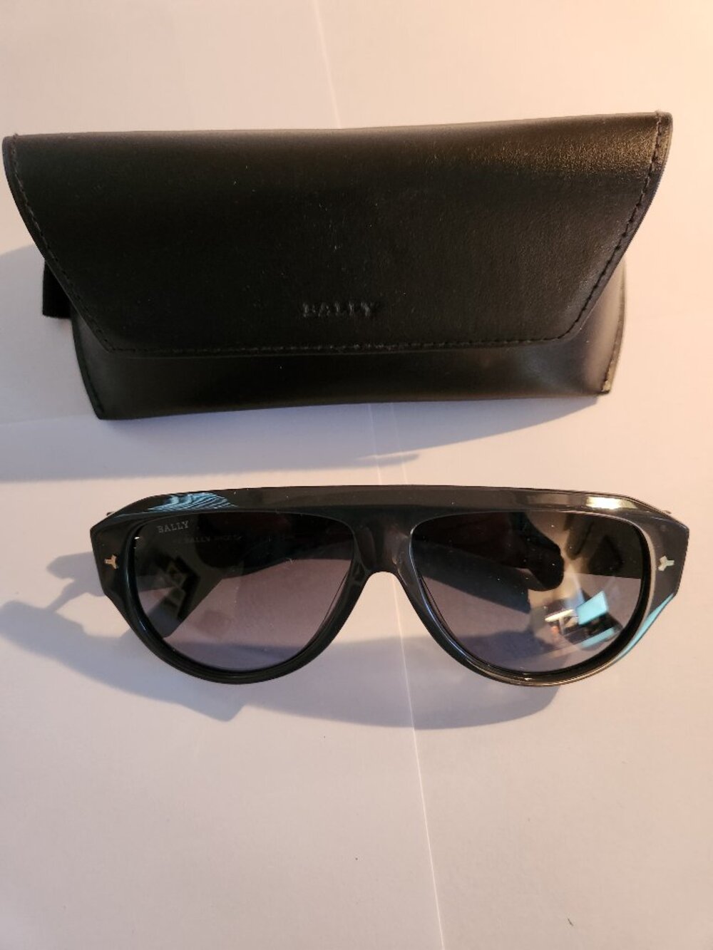 Bally BY0027 Shiny Pewter Gray Pilot Sunglasses Fold Case